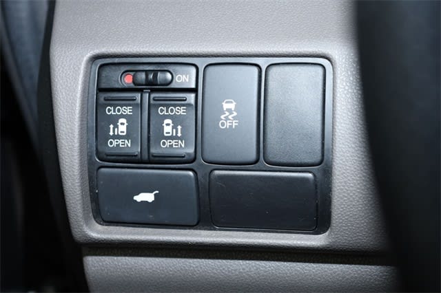 Thumbnail: 2011 Honda Odyssey - 32