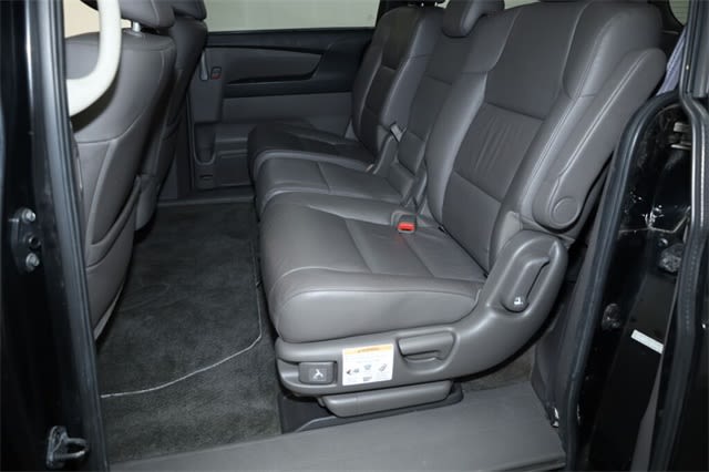 Thumbnail: 2011 Honda Odyssey - 28