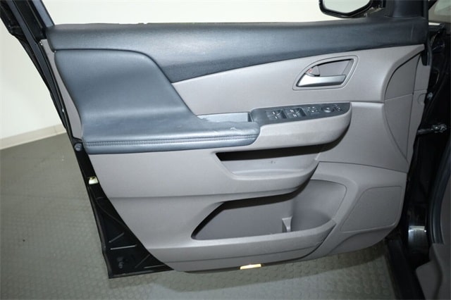 Thumbnail: 2011 Honda Odyssey - 26