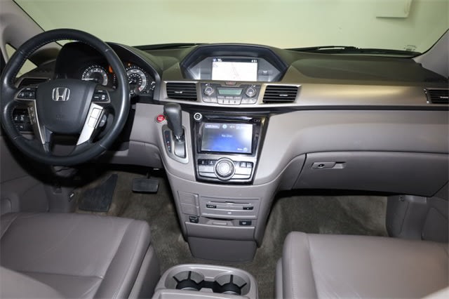 2015 Honda Odyssey Touring 13