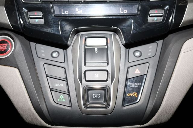 Thumbnail: 2018 Honda Odyssey - 16