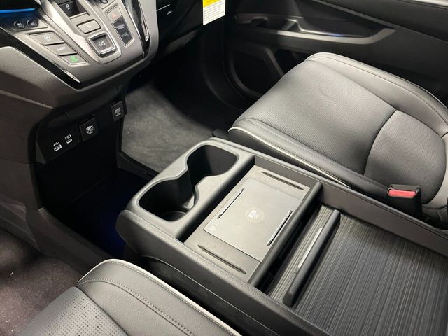 Thumbnail: 2027 Honda Odyssey - 26