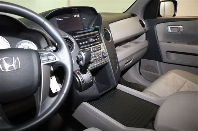 2015 Honda Pilot LX 28