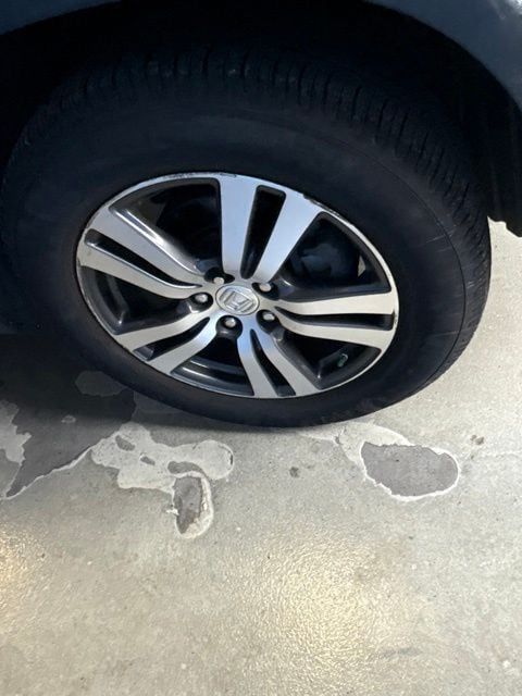 Thumbnail: 2017 Honda Pilot - 4