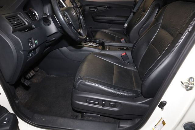 Thumbnail: 2016 Honda Pilot - 10