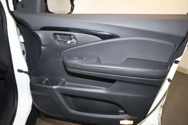 Thumbnail: 2016 Honda Pilot - 29