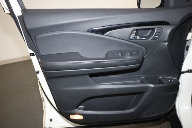 Thumbnail: 2016 Honda Pilot - 26