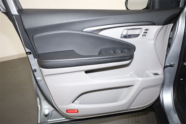 Thumbnail: 2022 Honda Pilot - 28