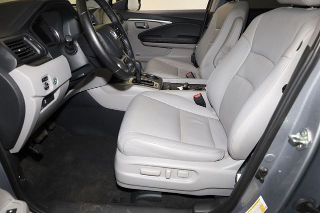 Thumbnail: 2019 Honda Pilot - 10