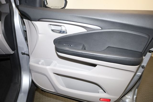 Thumbnail: 2019 Honda Pilot - 38