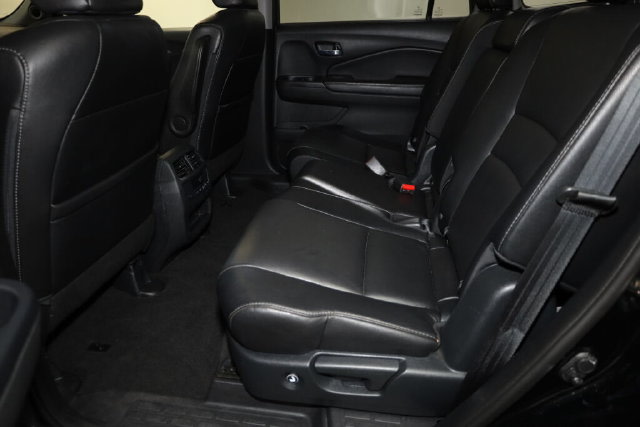 Thumbnail: 2017 Honda Pilot - 12