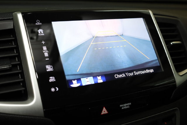 Thumbnail: 2017 Honda Pilot - 15