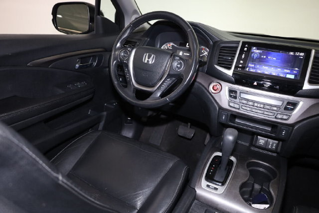 Thumbnail: 2017 Honda Pilot - 13