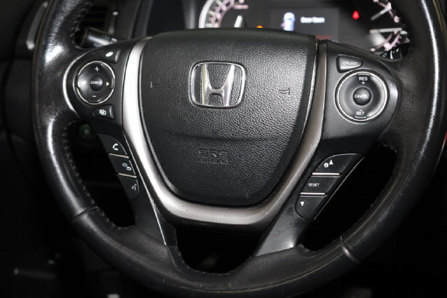 Thumbnail: 2017 Honda Pilot - 37