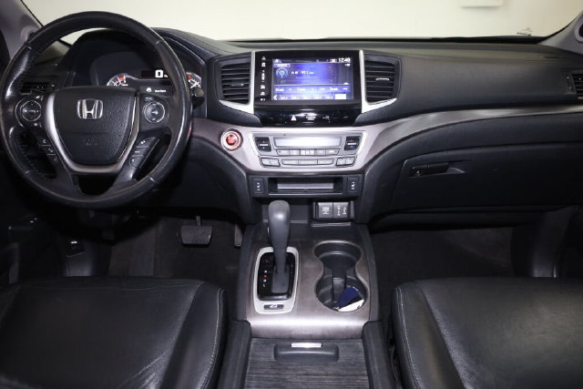 Thumbnail: 2017 Honda Pilot - 14