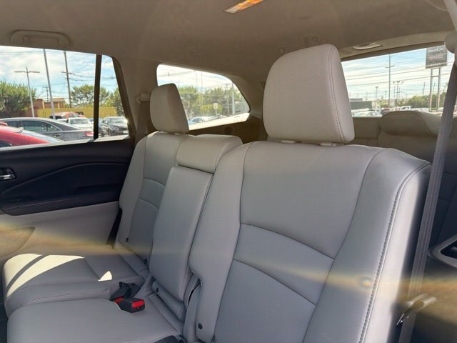 Thumbnail: 2018 Honda Pilot - 9