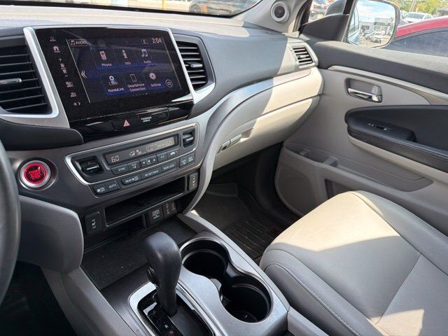 Thumbnail: 2018 Honda Pilot - 19