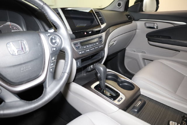 Thumbnail: 2018 Honda Pilot - 9