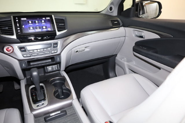 Thumbnail: 2018 Honda Pilot - 31
