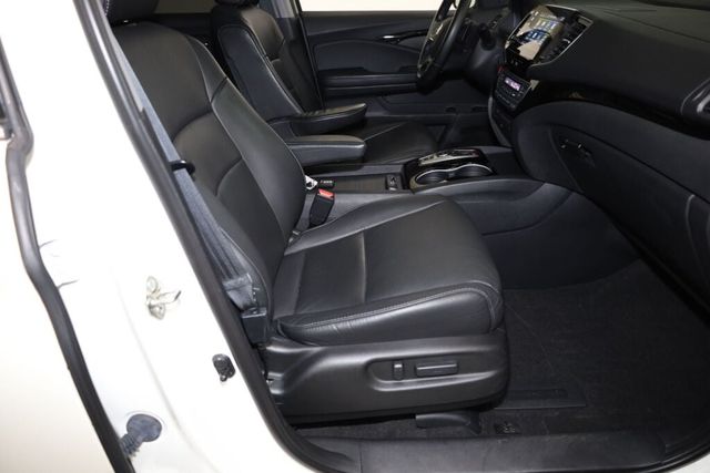 Thumbnail: 2019 Honda Pilot - 41