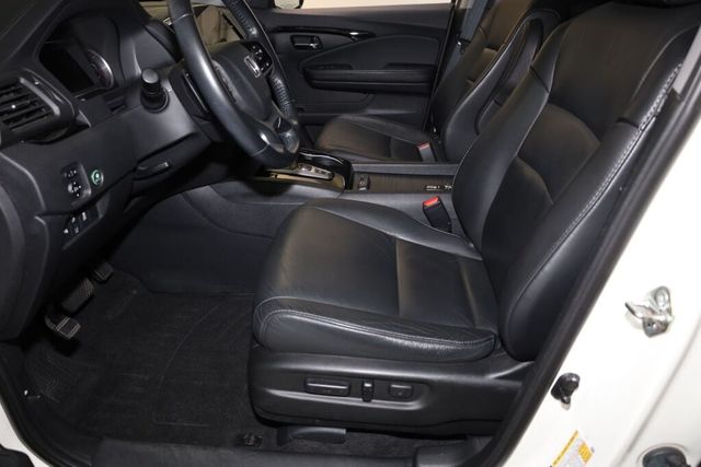 Thumbnail: 2019 Honda Pilot - 10
