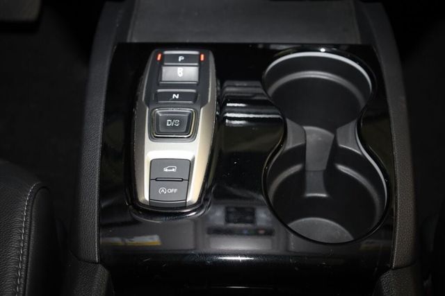 Thumbnail: 2019 Honda Pilot - 16