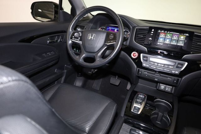 Thumbnail: 2019 Honda Pilot - 13