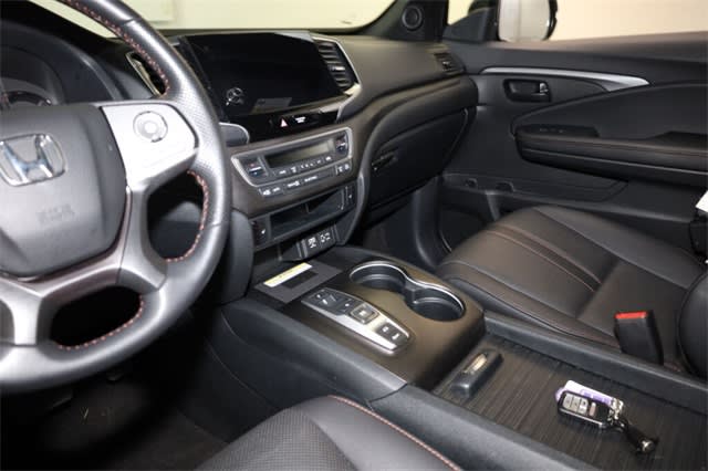 Thumbnail: 2023 Honda Passport - 14