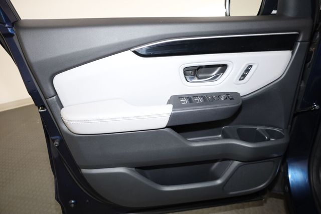 Thumbnail: 2023 Honda Pilot - 27