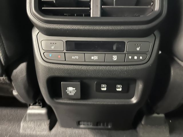 Thumbnail: 2026 Honda Pilot - 25