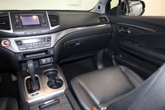 Thumbnail: 2019 Honda Ridgeline - 31