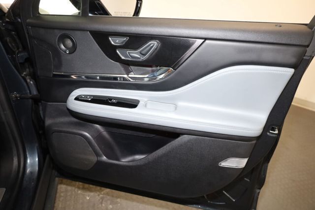 Thumbnail: 2020 Lincoln Corsair - 30