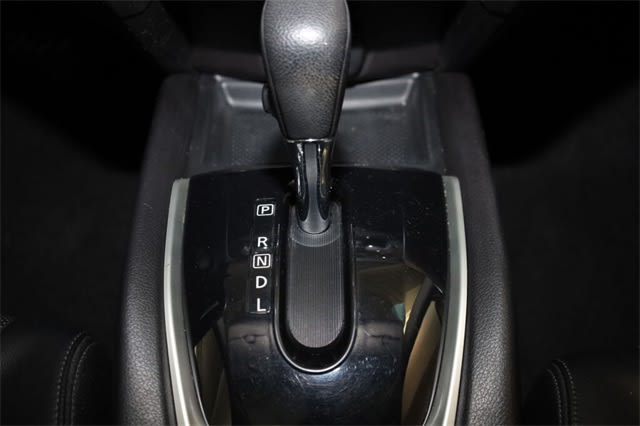 2016 Nissan Rogue SL 16