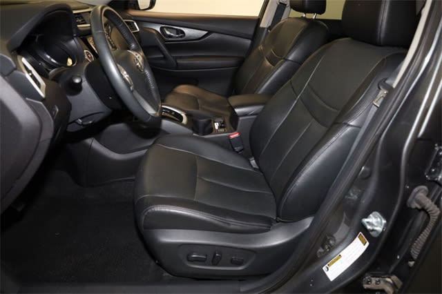 2016 Nissan Rogue SL 10