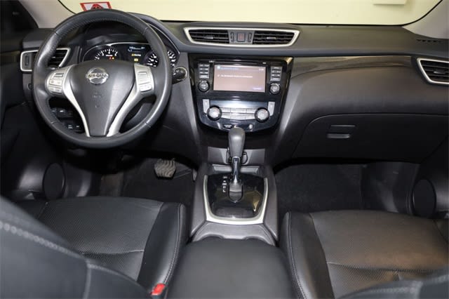2016 Nissan Rogue SL 13