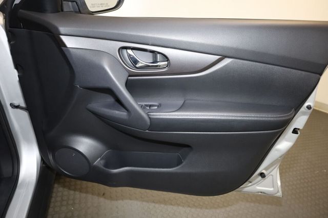 Thumbnail: 2014 Nissan Rogue - 36