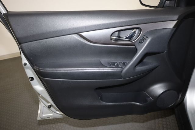 Thumbnail: 2014 Nissan Rogue - 27
