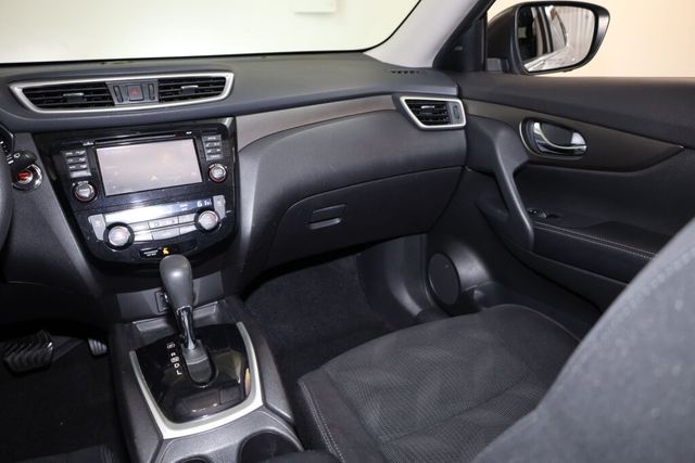 Thumbnail: 2014 Nissan Rogue - 30