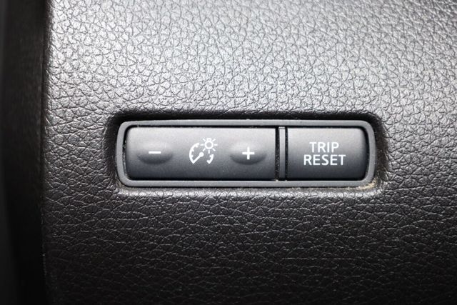 Thumbnail: 2015 Nissan Rogue - 28
