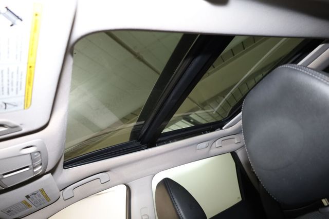 Thumbnail: 2015 Nissan Rogue - 31