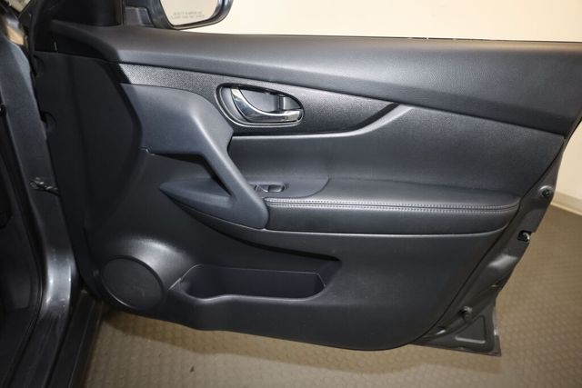 Thumbnail: 2015 Nissan Rogue - 38