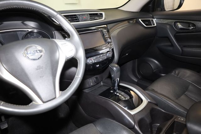 Thumbnail: 2015 Nissan Rogue - 9