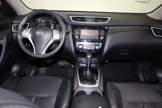 Thumbnail: 2015 Nissan Rogue - 14