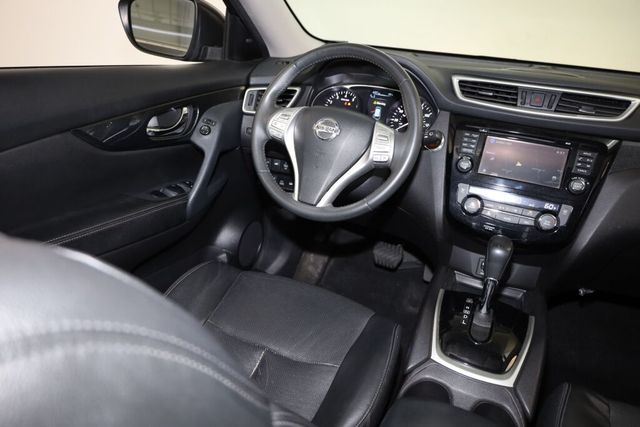 Thumbnail: 2015 Nissan Rogue - 13