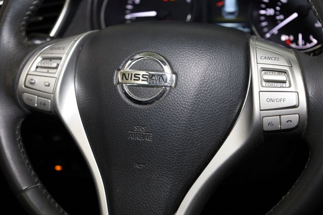 Thumbnail: 2015 Nissan Rogue - 37