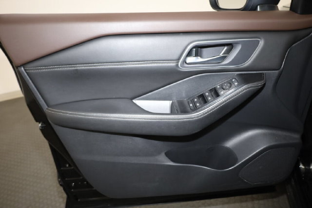 Thumbnail: 2021 Nissan Rogue - 17
