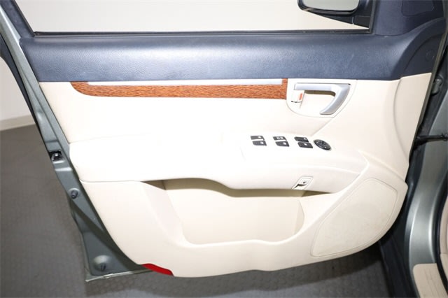 Thumbnail: 2009 Hyundai Santa Fe - 26