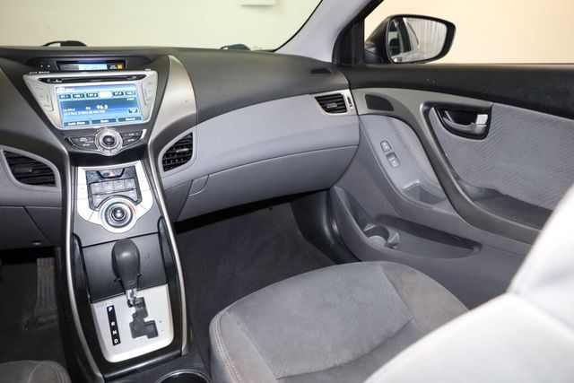 Thumbnail: 2011 Hyundai Elantra - 28