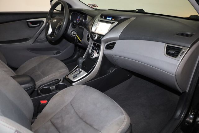 Thumbnail: 2011 Hyundai Elantra - 36