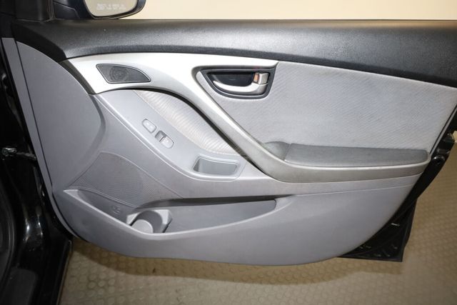 Thumbnail: 2011 Hyundai Elantra - 35
